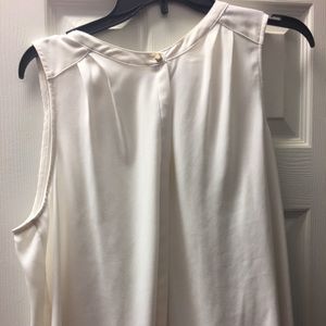 ‼️Sale! ✨ Apt 9 cream white shirt EUC like new!